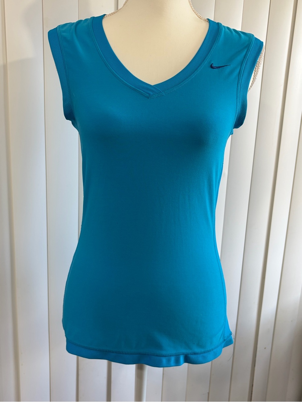 Nike Women's Teal V-Neck Performance Tank - XS